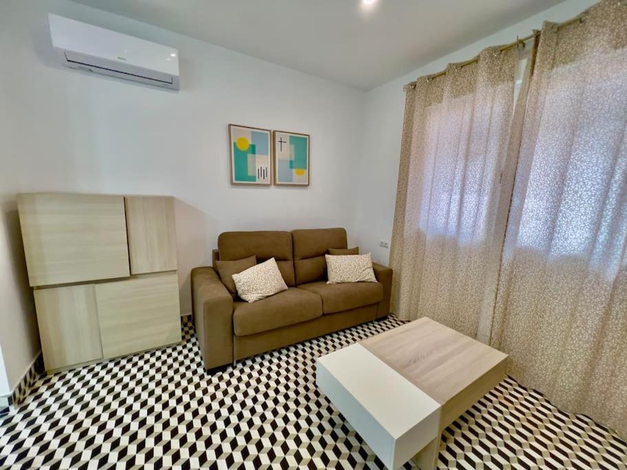 Rockside Residences Suites La Linea N1 La Línea de la Concepción Esterno foto