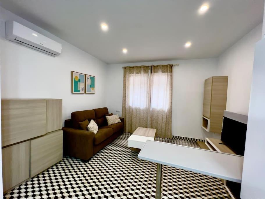 Rockside Residences Suites La Linea N1 La Línea de la Concepción Esterno foto